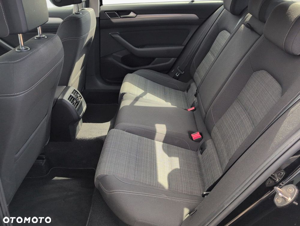 Volkswagen Passat 2.0 TSI Business DSG - 10