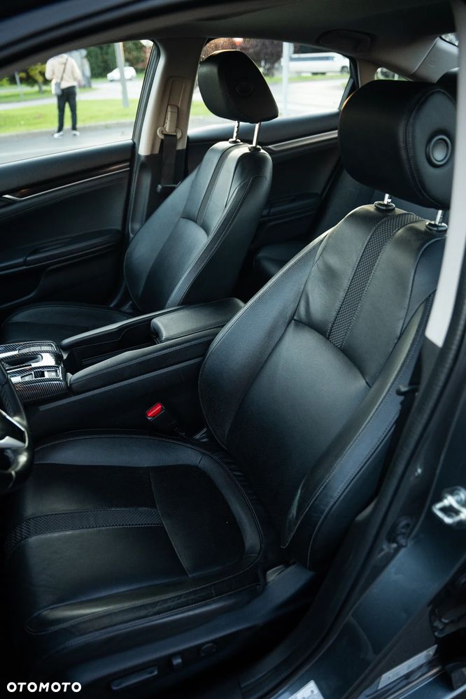 Honda Civic 1.5 i-VTEC Turbo CVT Executive - 13