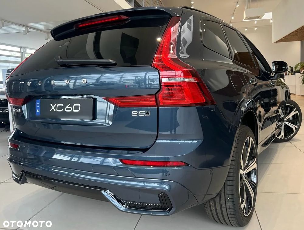 Volvo XC 60 B5 B AWD Ultimate Dark - 2