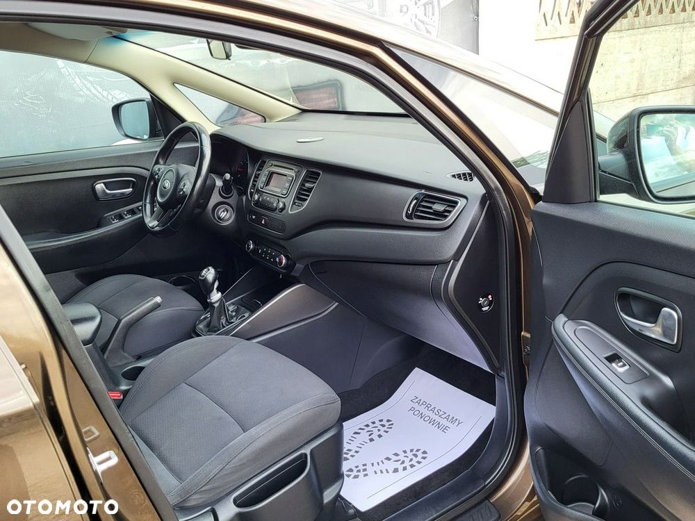 Kia Carens - 17