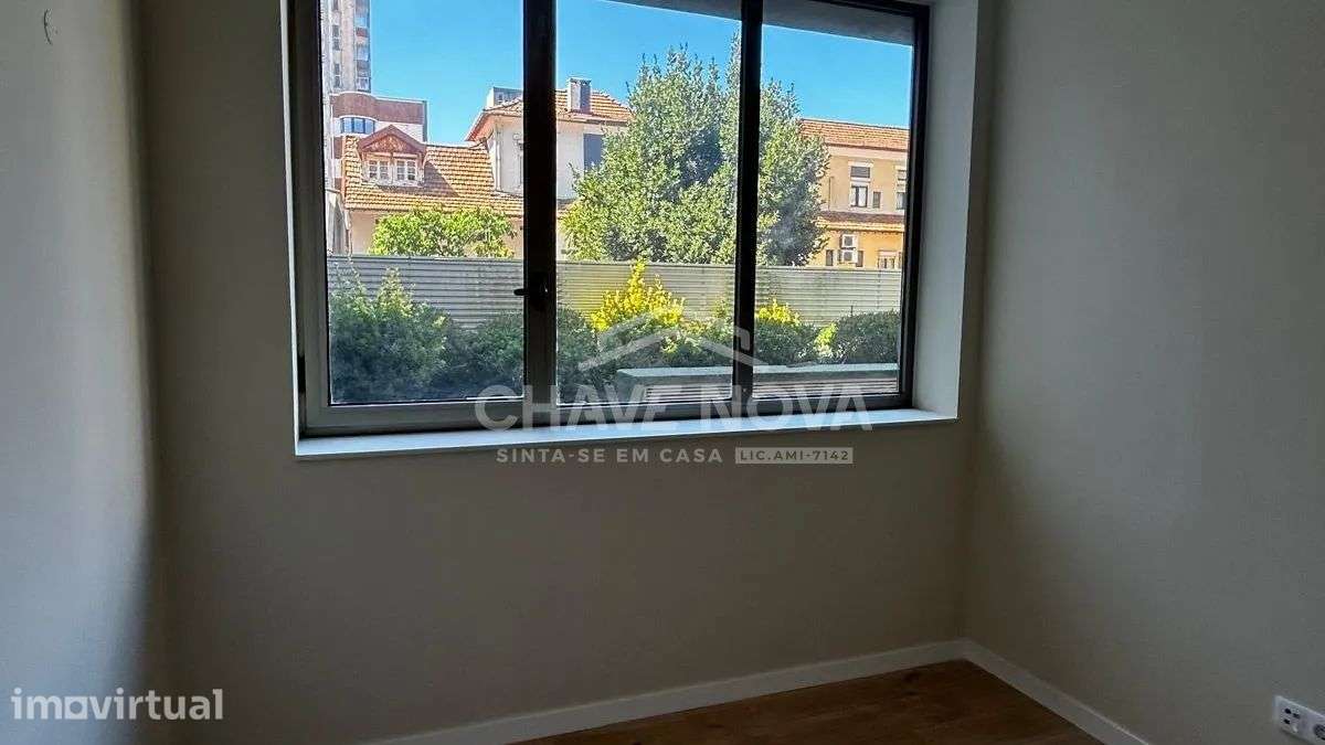 T2 Remodelado em Matosinhos Sul (300m das Praias) - Grande imagem: 4/24