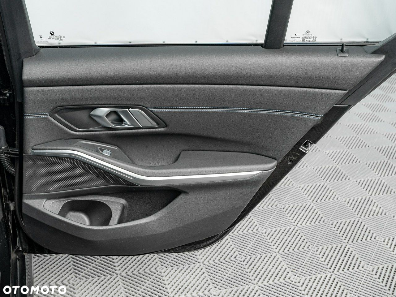 BMW Seria 3 318i M Sport - 28