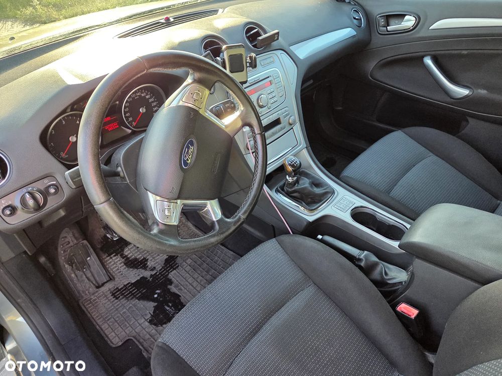 Ford Mondeo 2.0 TDCi Ghia - 5