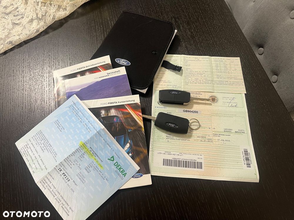 Ford Fiesta 1.25 Platinium X - 38