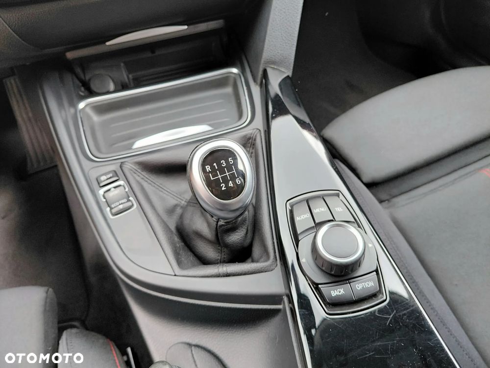 BMW Seria 3 320i M Sport - 26
