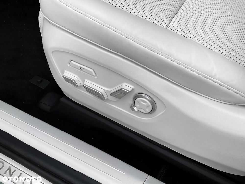 Hyundai IONIQ 9 110kWh Calligraphy AWD Performance - 27