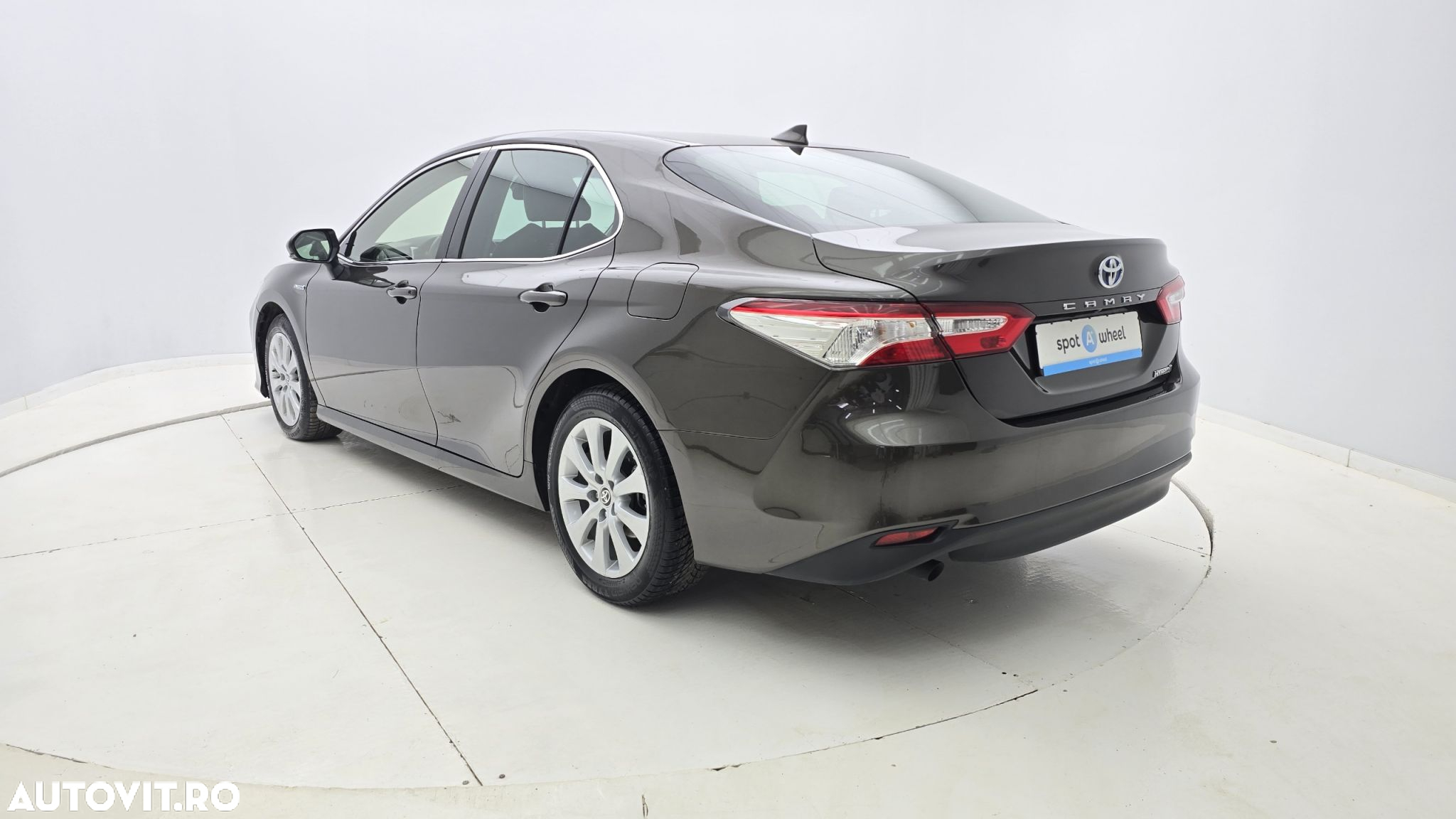 Toyota Camry - 8