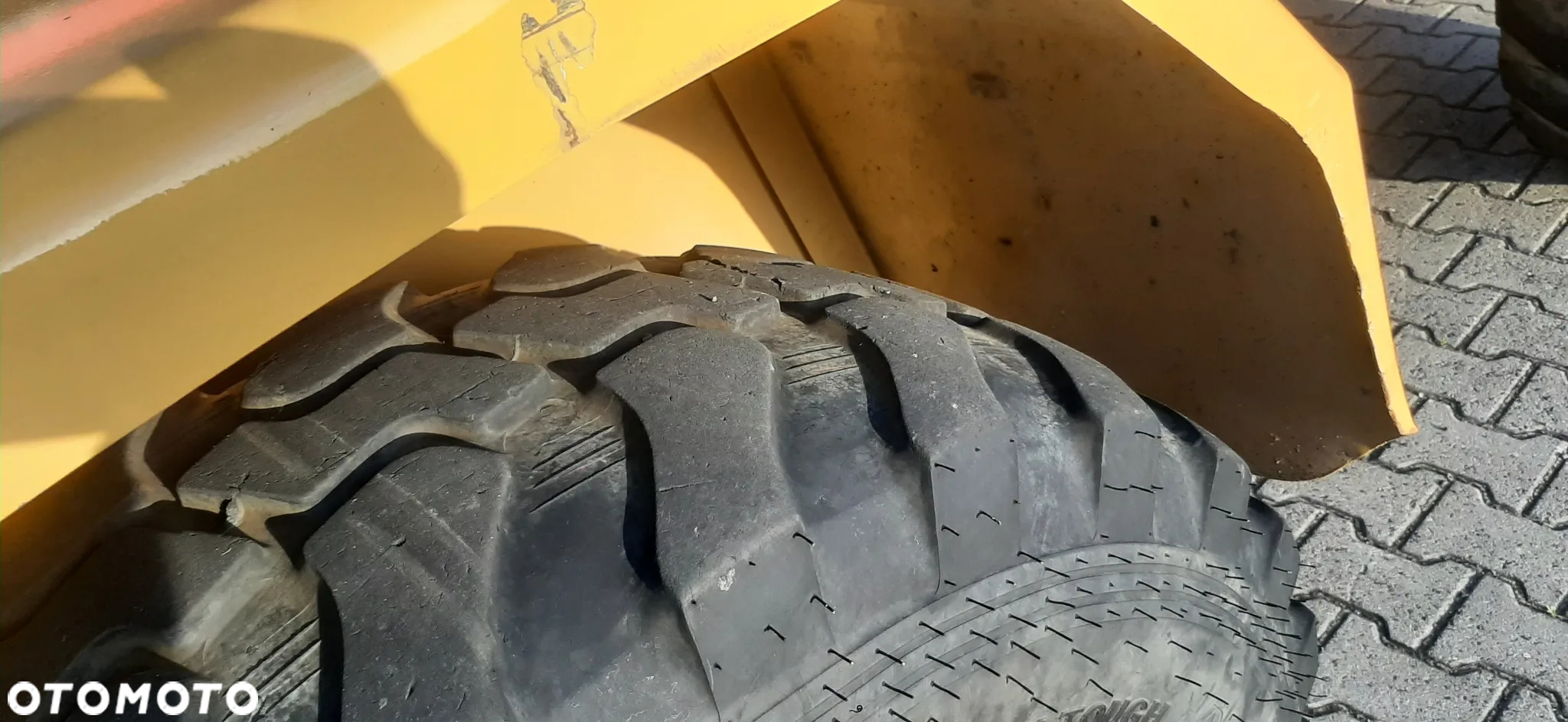 Caterpillar 908 - 5