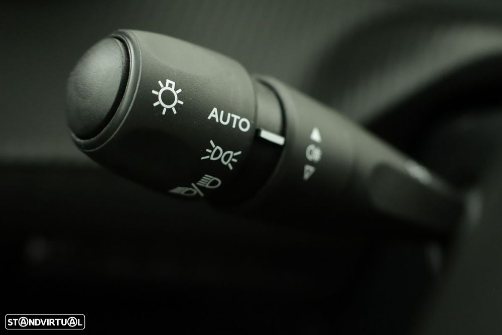 Peugeot 2008 1.2 PureTech Allure - 17