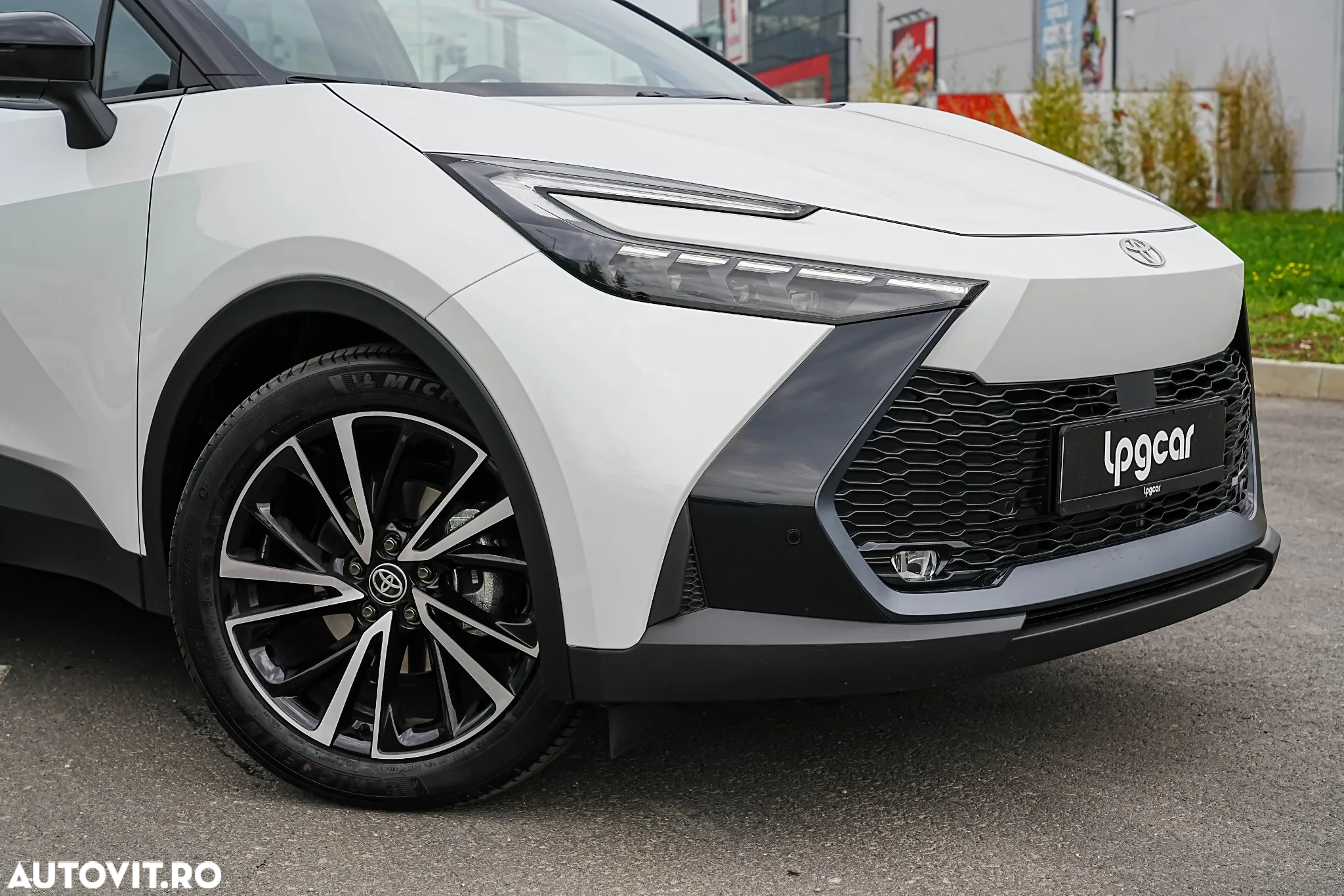 Toyota C-HR 1.8 HSD 122 CP 4x2 CVT C-lassy bi-tone - 4