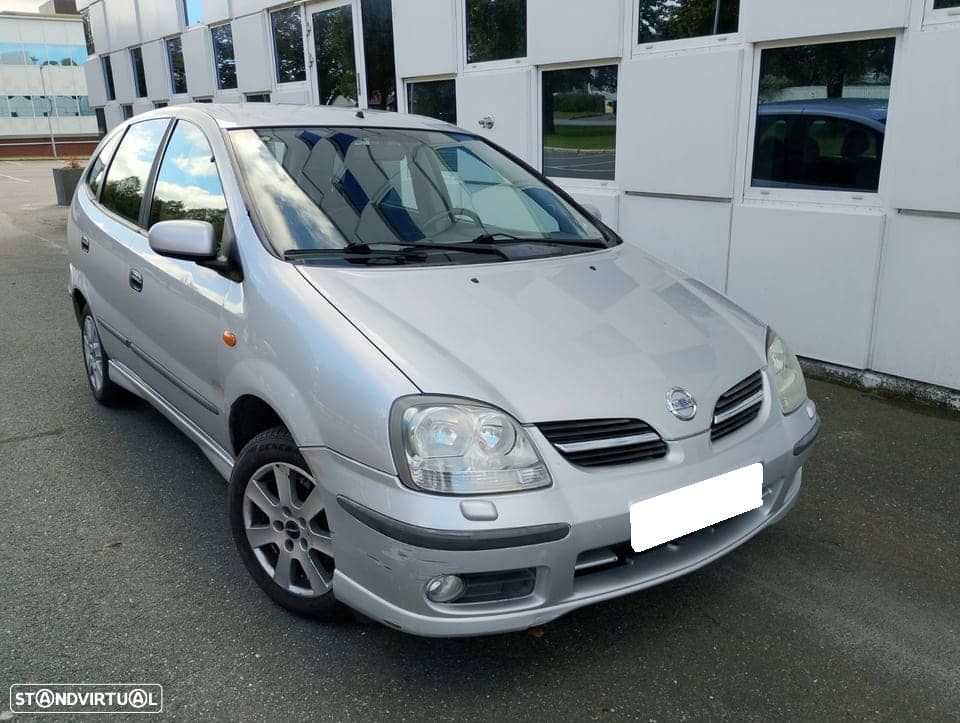 Nissan Almera Tino - 1
