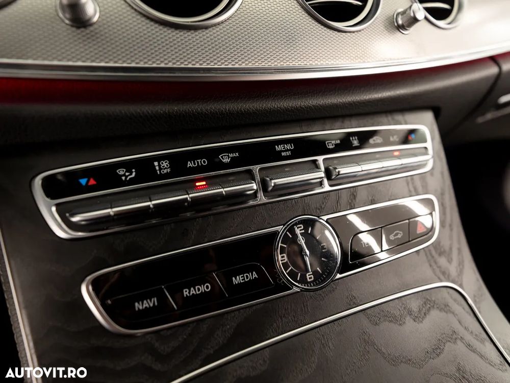 Mercedes-Benz E 300 de 9G-TRONIC AMG Line - 25