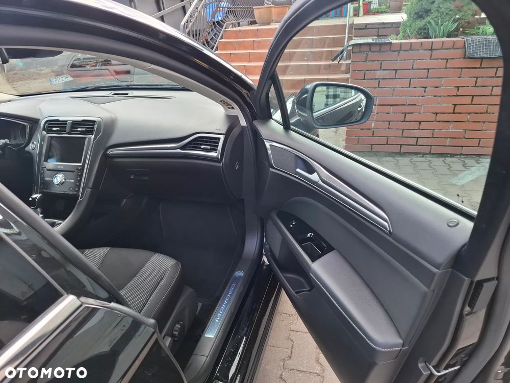 Ford Mondeo 2.0 EcoBlue Titanium - 23