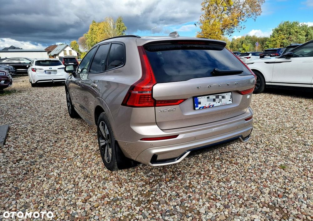 Volvo XC 60 T6 Plug-In Hybrid AWD Ultra Dark - 9
