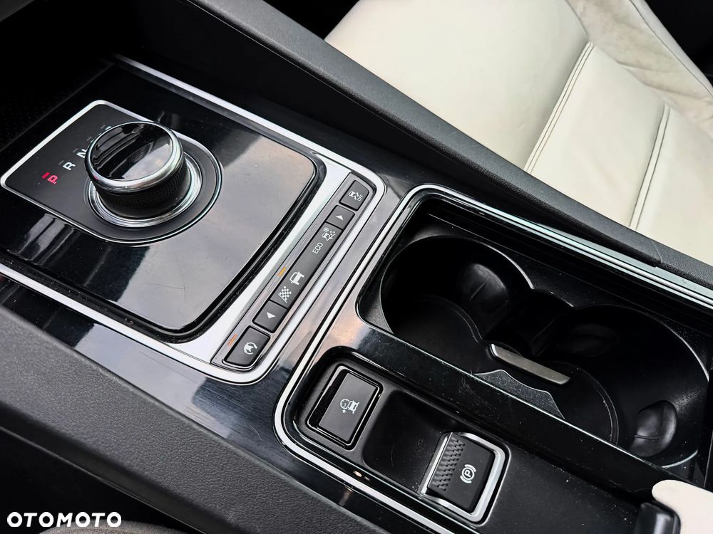 Jaguar F-Pace - 30