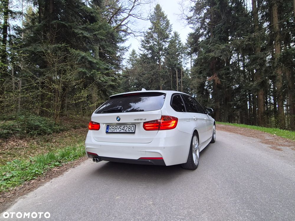 BMW Seria 3 325d M Sport - 10