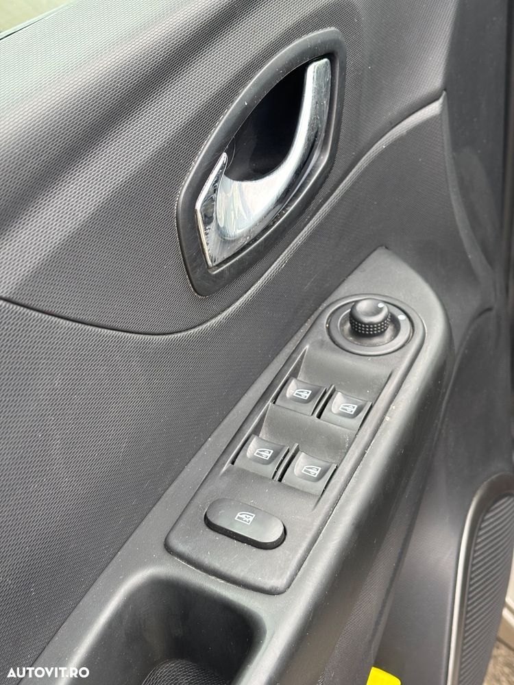 Renault Captur - 27