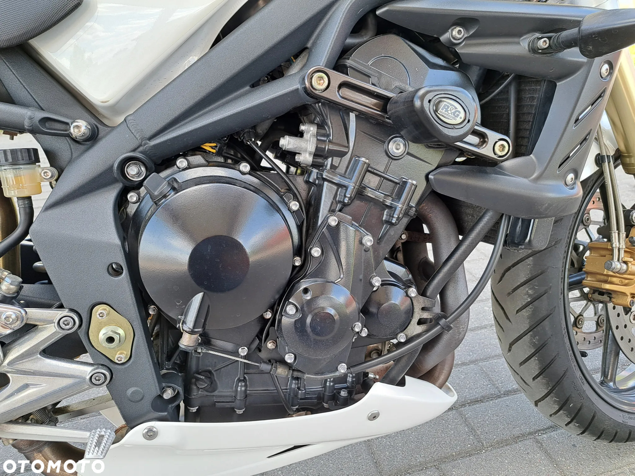 Triumph Street Triple - 14