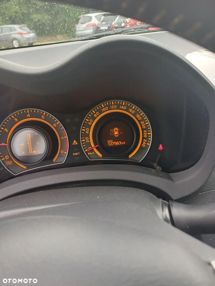 Toyota Auris 1.6 Premium + - 7