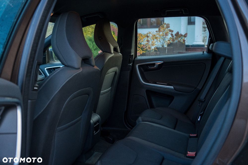 Volvo XC 60 D4 Geartronic Summum - 12