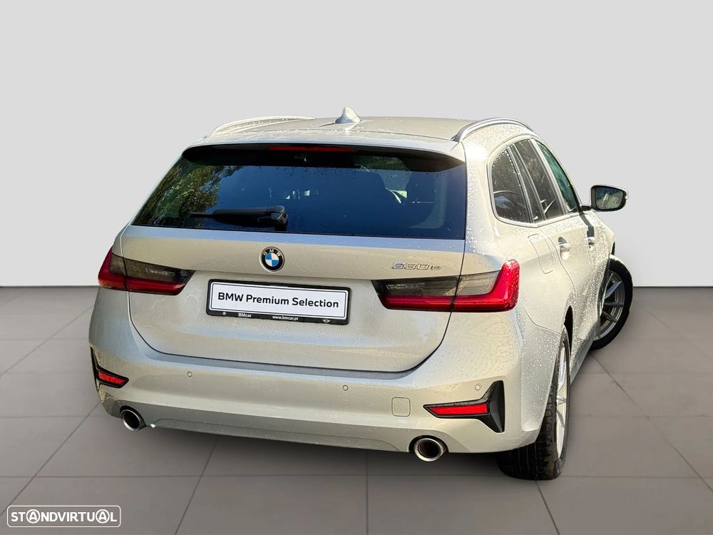 BMW 330 e Touring Auto - 4