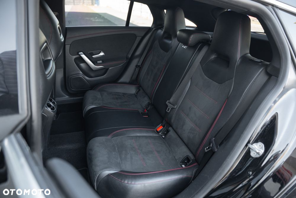 Mercedes-Benz CLA 220 d AMG Line 8G-DCT - 35