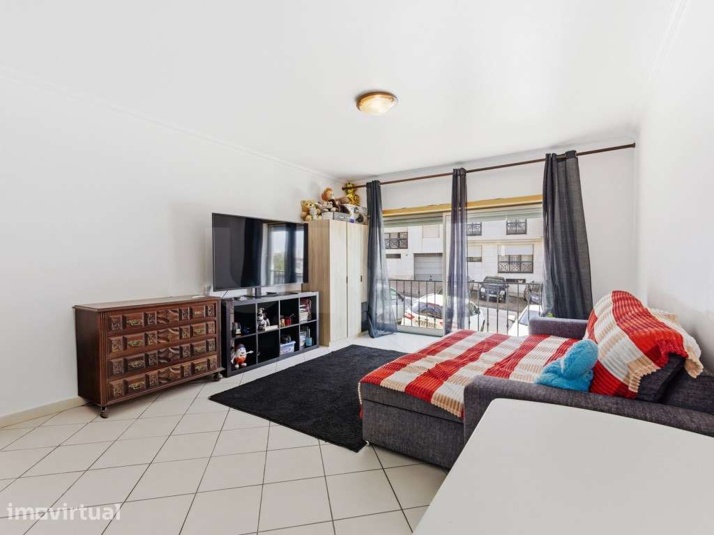 Apartamento T3 com parqueamento, para venda, nas Caldas da Rainha - Grande imagem: 2/44