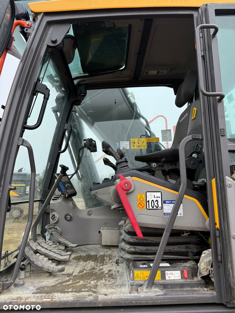 Volvo EC 250 EL - 25