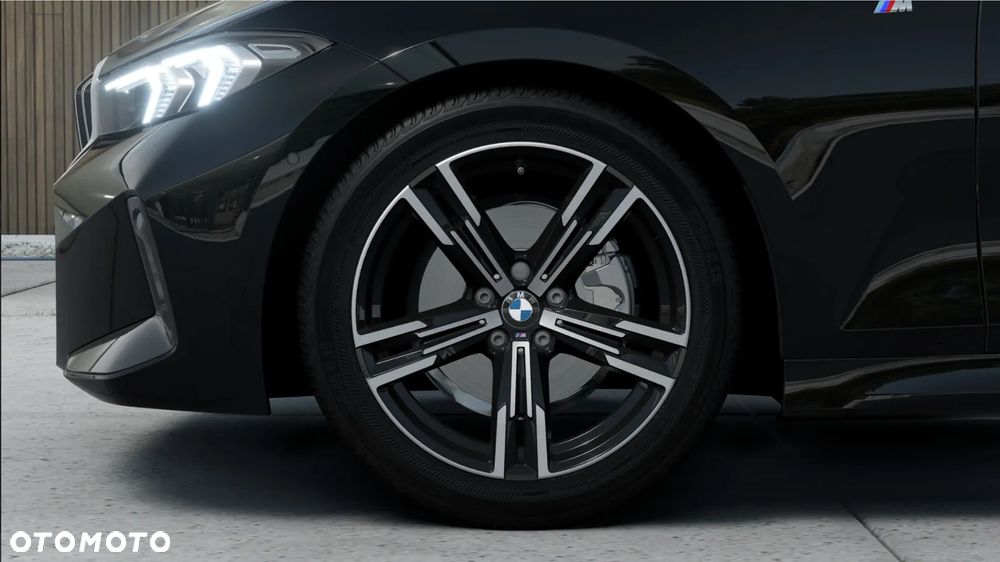 BMW Seria 3 330i xDrive M Sport - 3