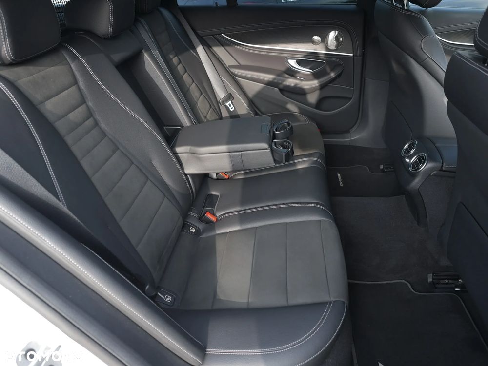 Mercedes-Benz Klasa E 300 de 4Matic 9G-TRONIC AMG Line - 19