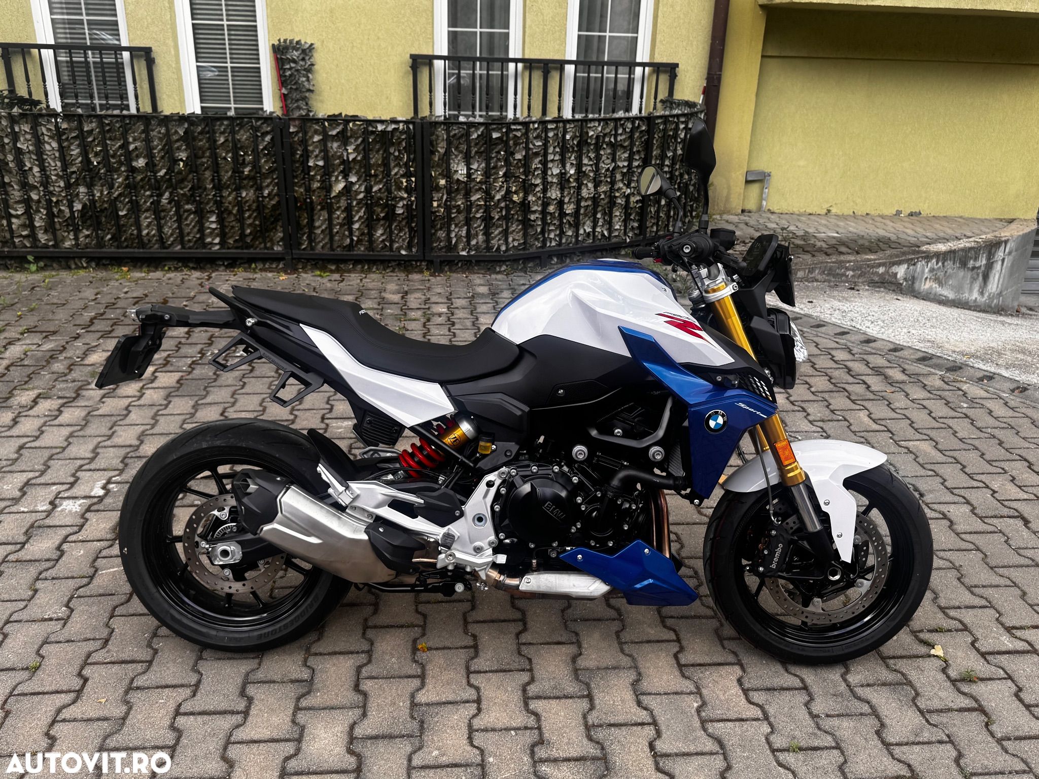 BMW F 900R Force - 1