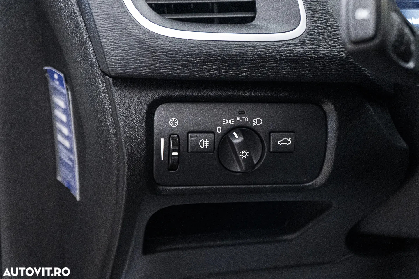 Volvo V40 T3 Geartronic RDesign - 29
