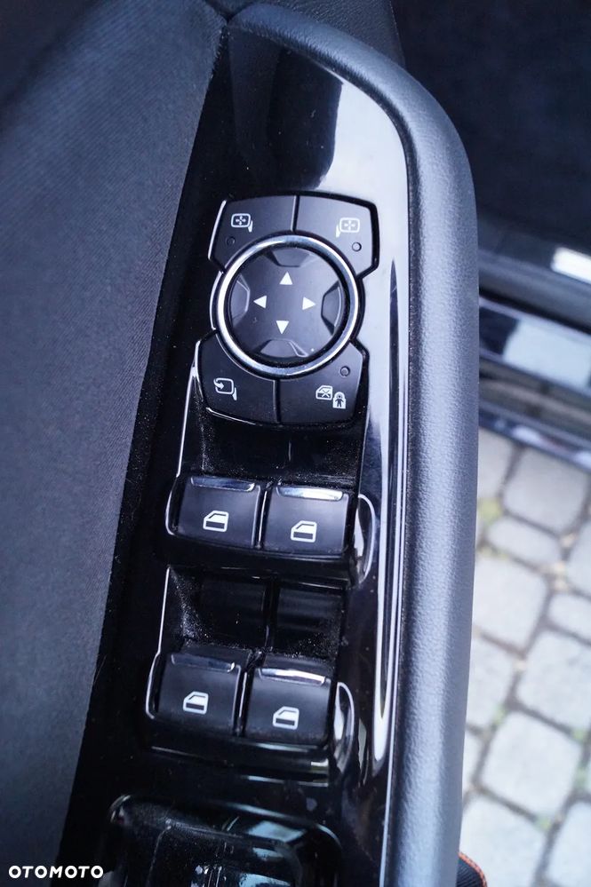 Ford S-Max 2.0 EcoBlue Titanium - 31