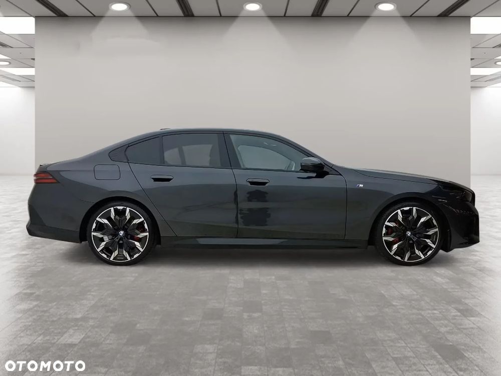 BMW Seria 5 540d xDrive mHEV M Sport - 6