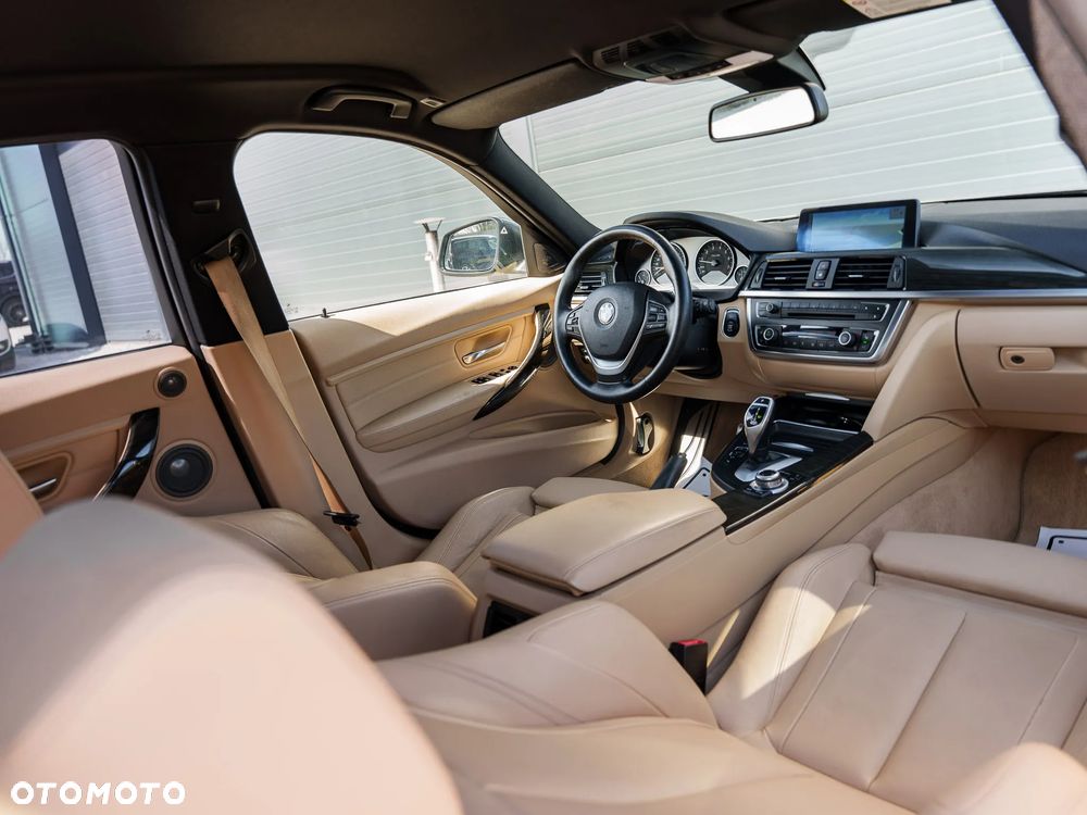 BMW Seria 3 335i xDrive Sport-Aut Luxury Line - 18