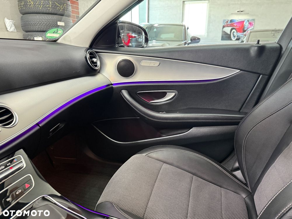 Mercedes-Benz Klasa E 220 d 9G-TRONIC - 31