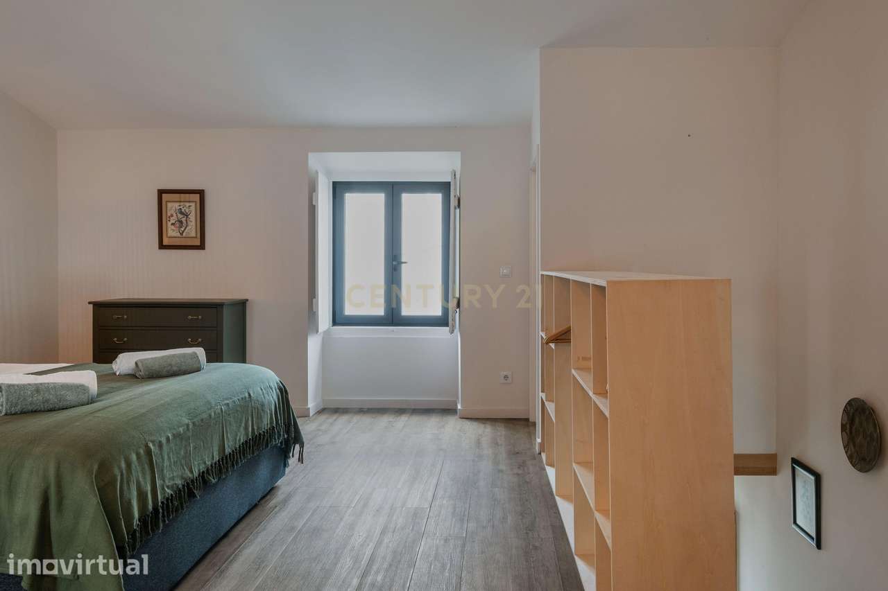Prédio renovado com habitação, comércio e AL no centro de Tomar - Grande imagem: 5/22