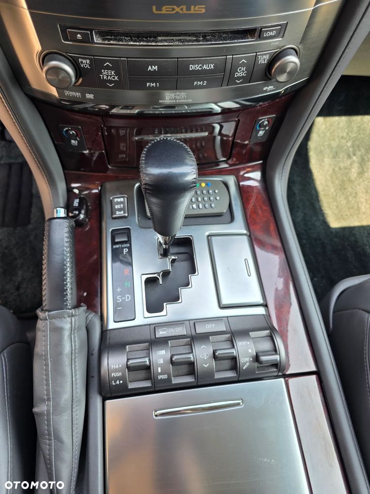 Lexus LX - 10