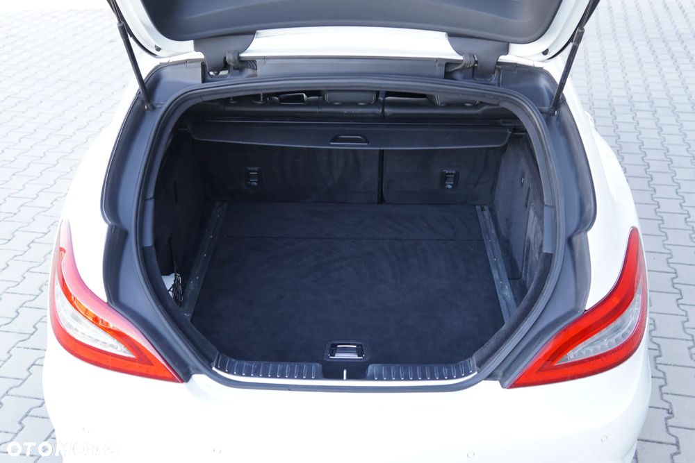 Mercedes-Benz CLS 350 CDI 4-Matic BlueEff - 8