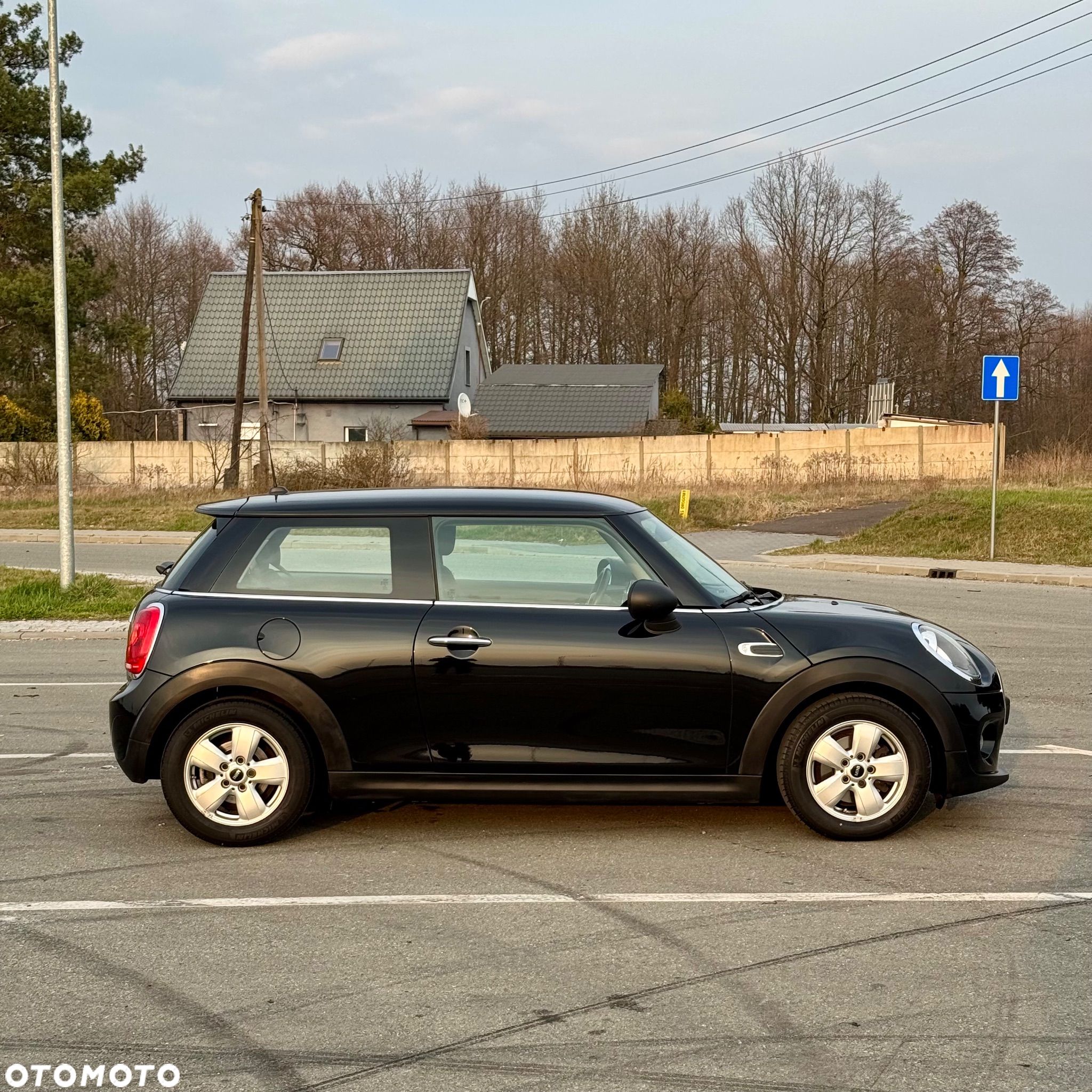 MINI ONE Standard - 5