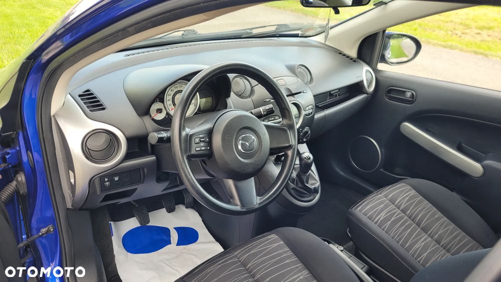 Mazda 2 - 16