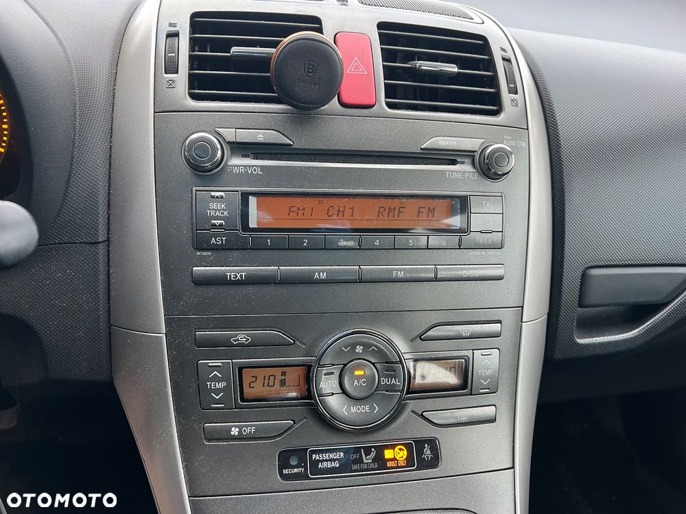 Toyota Auris 1.4 D-4D Luna - 12