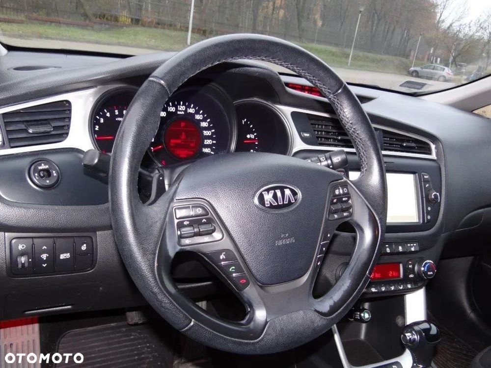 Kia Ceed 1.6 CRDi L Business Line DCT - 17