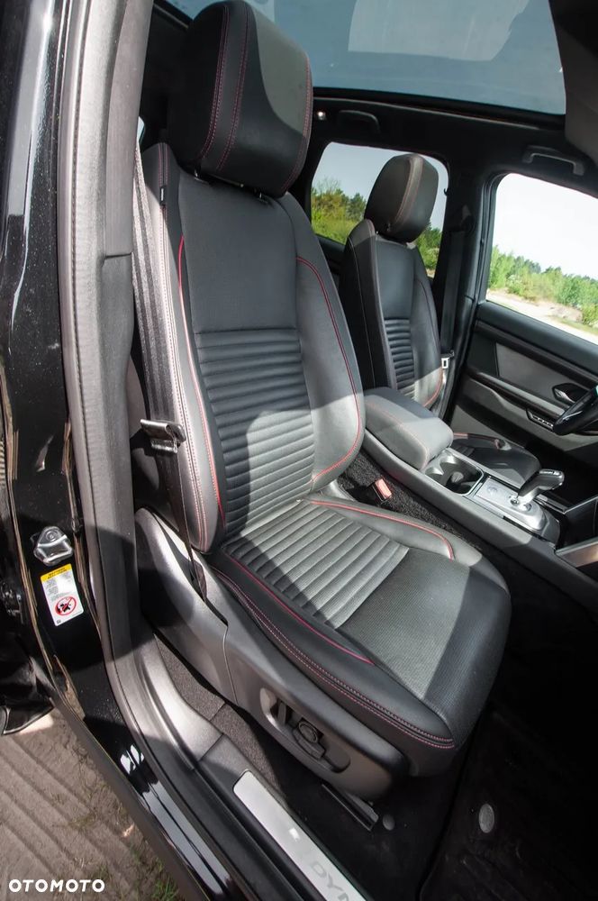 Land Rover Discovery Sport P250 R-Dynamic SE - 11