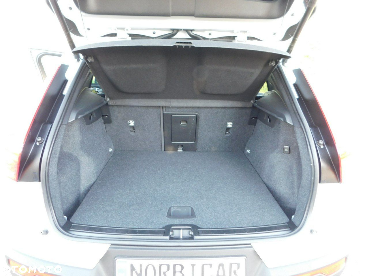 Volvo XC 40 - 29