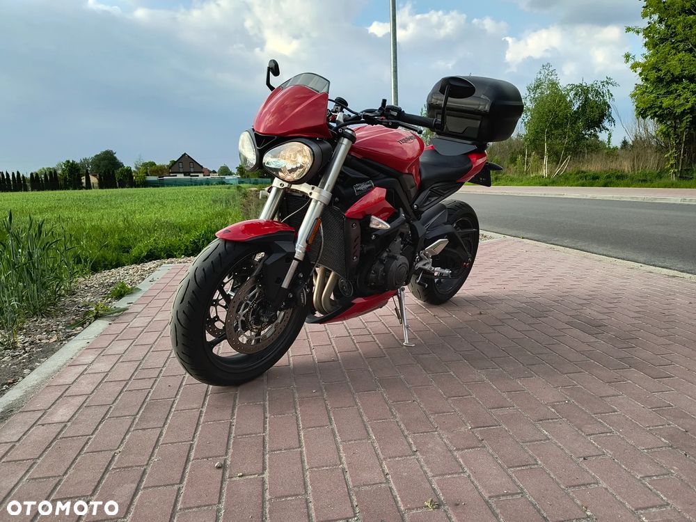 Triumph Street Triple - 10