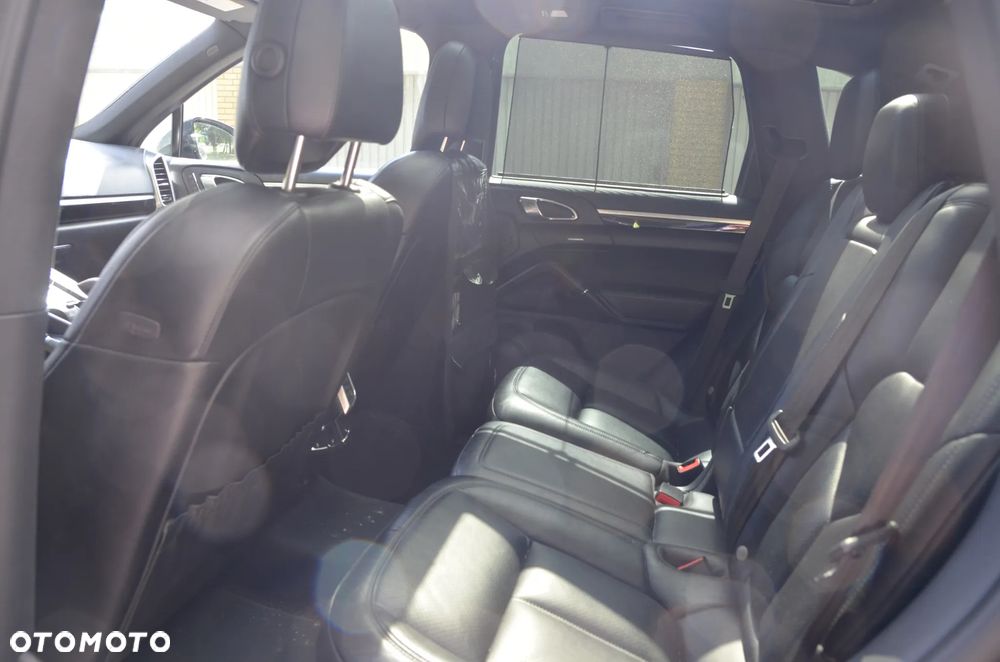 Porsche Cayenne Platinum Edition - 24