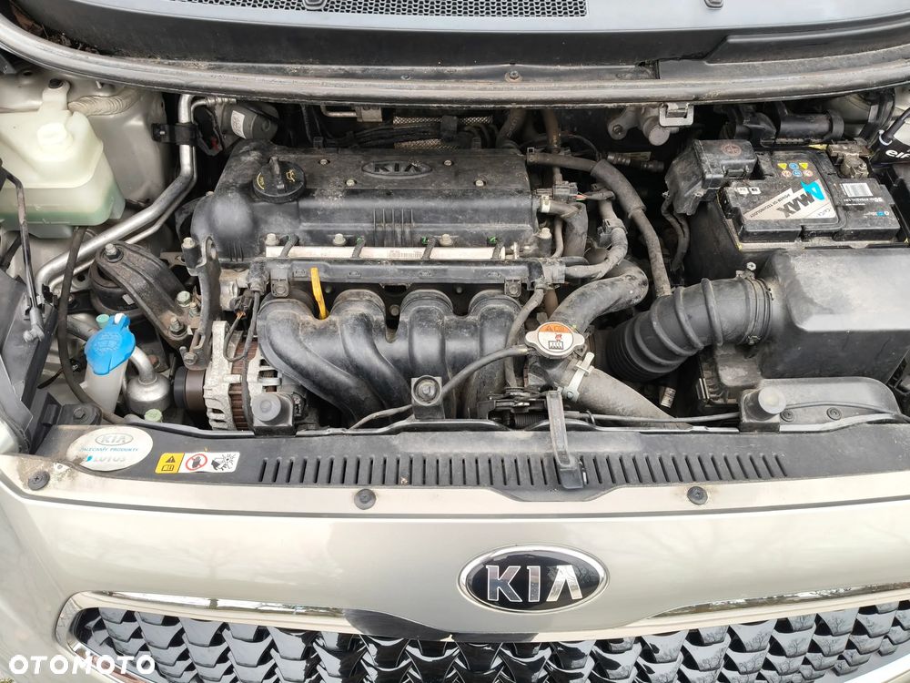 Kia Venga 1.6 L - 12