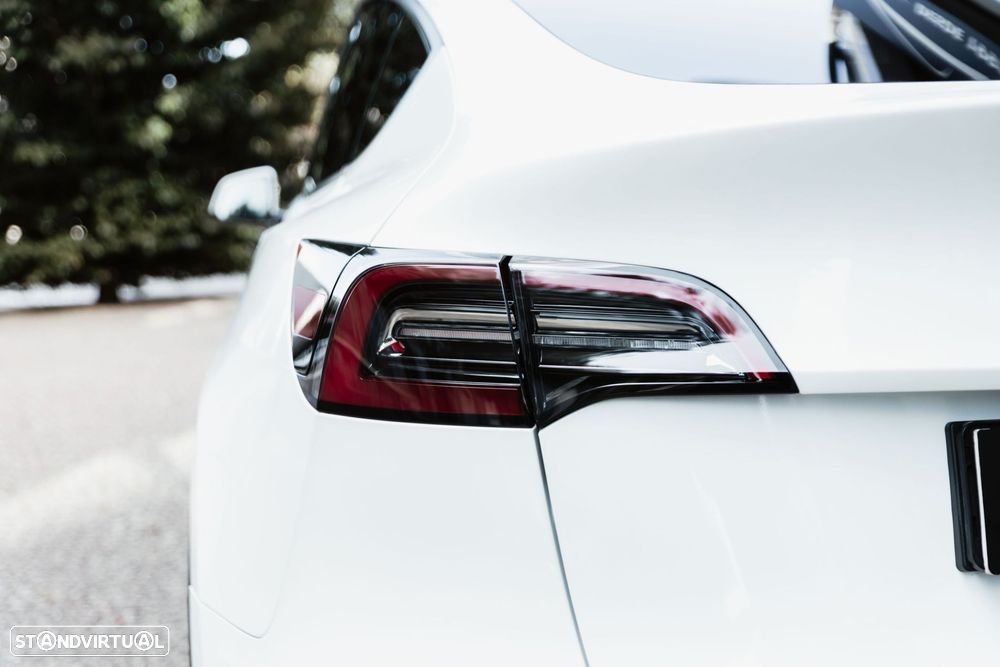 Tesla Model Y Long Range Tração Integral - 23