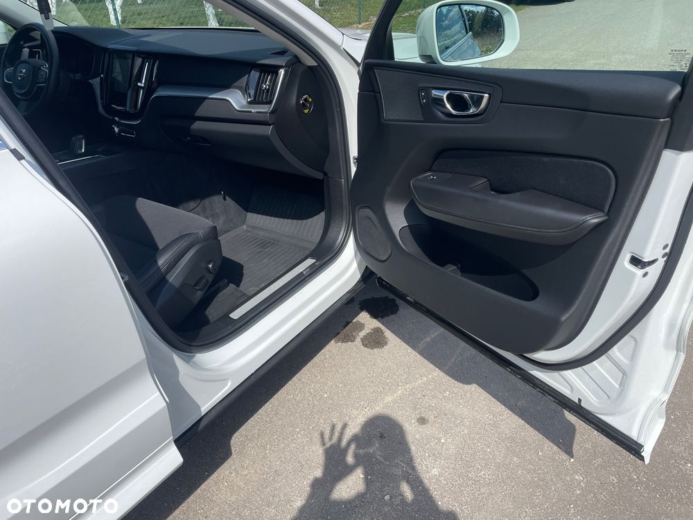 Volvo XC 60 B5 B Momentum Pro - 32